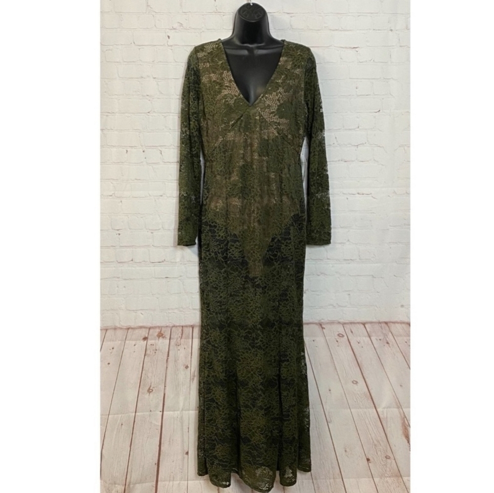 NWT Venus Lace Bodysuit Maxi Dress
